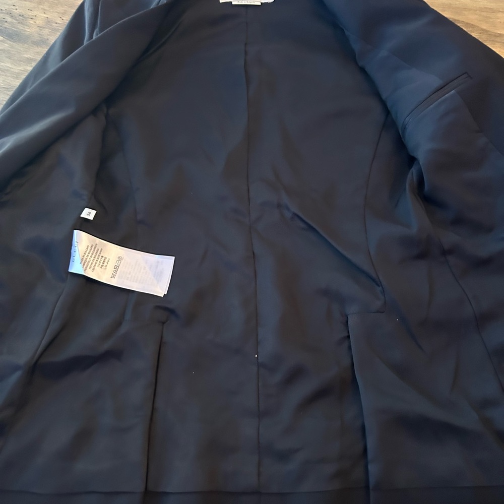 Gucci Black Blazer 36 used One time, without tags Original bought from Poshmark - Picture 6 of 9